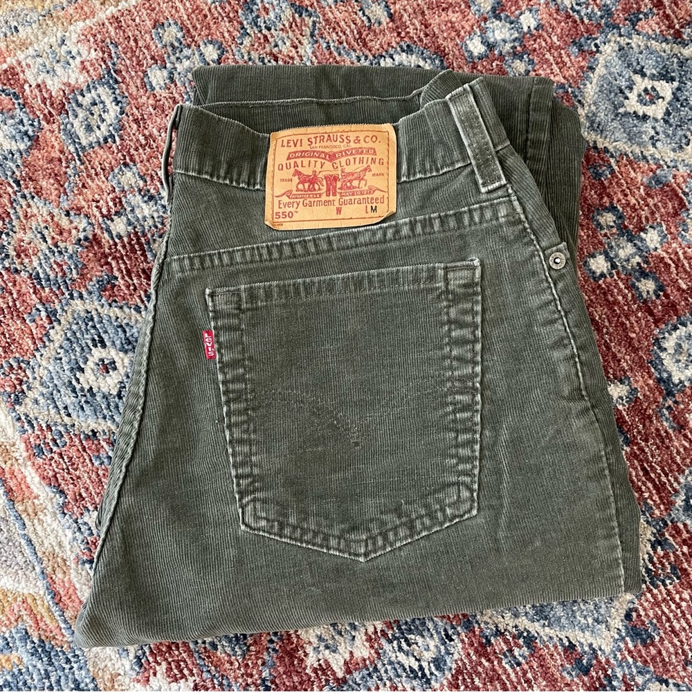 VINTAGE RARE LEVI’s 550 CORDUROY MOM JEANS